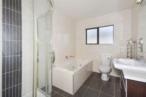 Photo of property in 99 Laurel Oak Drive, Schnapper Rock, Auckland, 0632