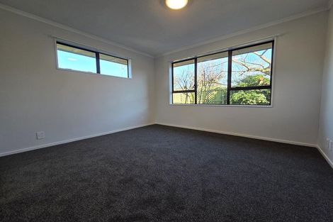 Photo of property in 2/3 Pinehurst Crescent, Russley, Christchurch, 8042