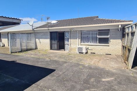 Photo of property in 2/76 Kenderdine Road, Papatoetoe, Auckland, 2025