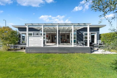 Photo of property in 32 Burgundy Drive, Martinborough, 5711