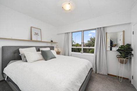 Photo of property in 2 Hadfield Place, Paraparaumu Beach, Paraparaumu, 5032