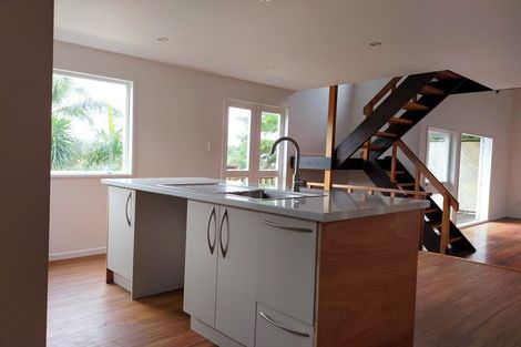 Photo of property in 112a Rosier Road, Glen Eden, Auckland, 0602