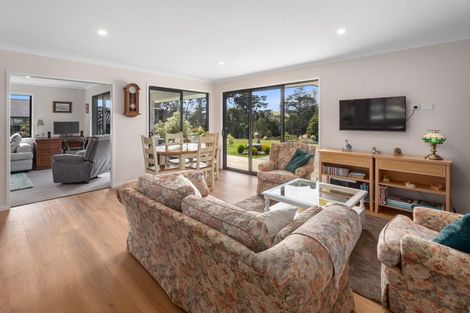 Photo of property in 11 Cherrywood Rise, Paparoa, 0571