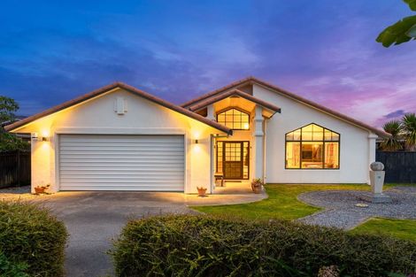 Photo of property in 21 Kanawa Street, Waikanae, 5036
