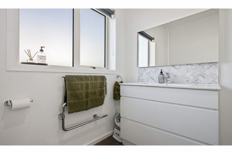 Photo of property in 205 Centaurus Road, Saint Martins, Christchurch, 8022