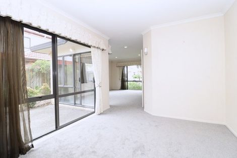 Photo of property in 15 Erne Crescent, East Tamaki, Auckland, 2016