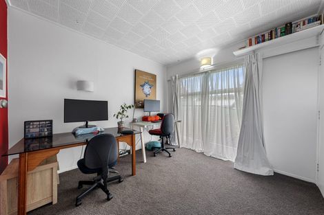 Photo of property in 4 Range Road, Swanson, Auckland, 0816