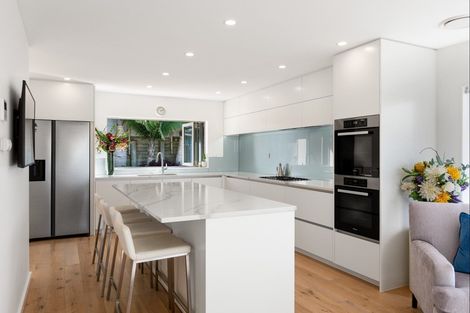 Photo of property in 96 Grovenor Drive, Orewa, 0931