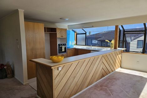 Photo of property in 1/979 Beach Road, Torbay, Auckland, 0630