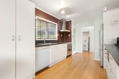 Photo of property in 32 Smythe Road, Henderson, Auckland, 0612