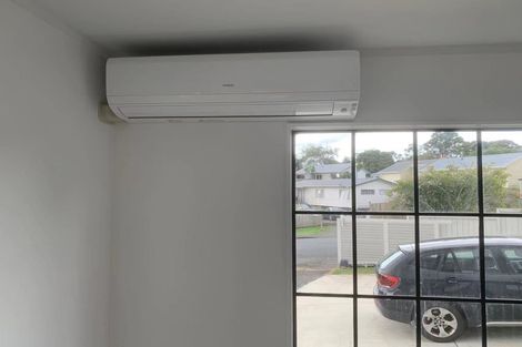 Photo of property in 14 Imperial Place, Henderson, Auckland, 0612