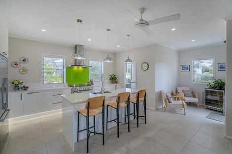 Photo of property in 3 Roseberry Place, Whitianga, 3510