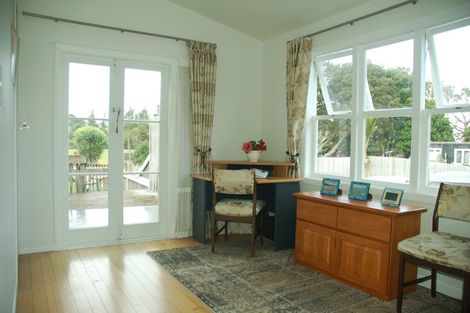 Photo of property in 28 James Mcleod Road, Shelly Beach, Helensville, 0874