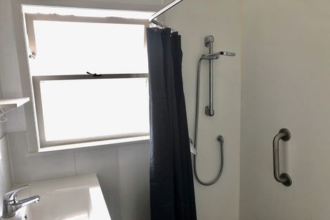 Photo of property in 2/70 Bentley Avenue, Glenfield, Auckland, 0629