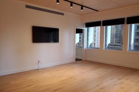 Photo of property in 155 Queen Street, Northcote Point, Auckland, 0627