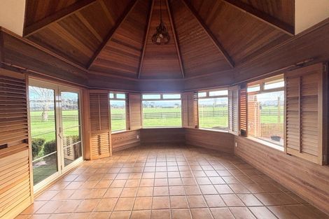 Photo of property in 118 Waimakariri Road, Harewood, Christchurch, 8051