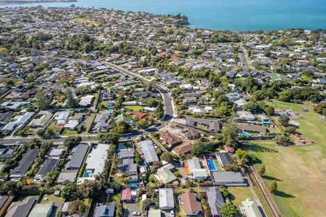 Photo of property in 1/114 The Circle, Manly, Whangaparaoa, 0930