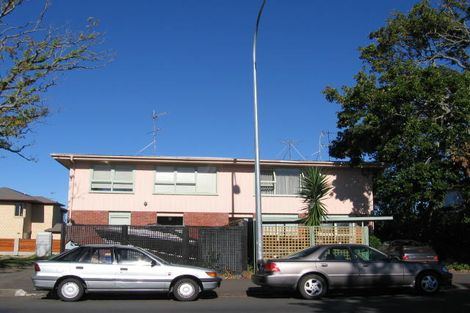 Photo of property in 1/233 Hurstmere Road, Takapuna, Auckland, 0622