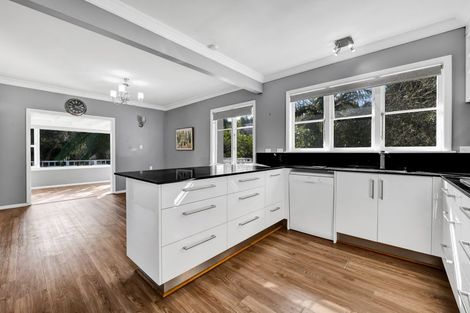 Photo of property in 402 South Road, Hawera, 4674