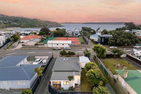 Photo of property in 19 Main Road, Titahi Bay, Porirua, 5022