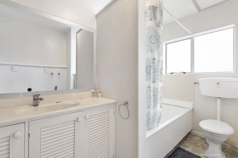 Photo of property in 218u2 Onepu Road, Lyall Bay, Wellington, 6022