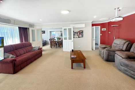 Photo of property in 19 Willowview Drive, Redwood, Christchurch, 8051