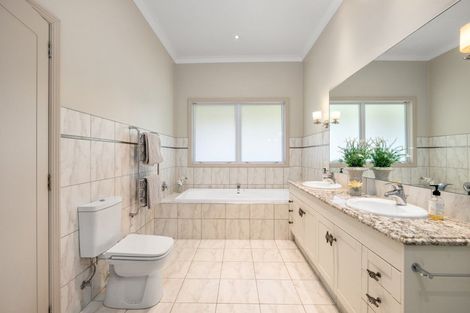 Photo of property in 2r Molloy Rise, Pyes Pa, Tauranga, 3112