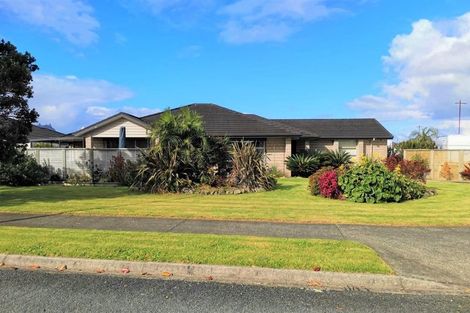 Photo of property in 5 Kowi Lakes Drive, One Tree Point, 0118