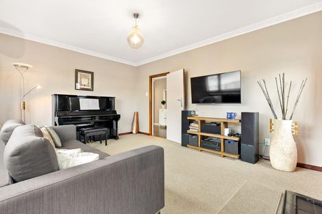 Photo of property in 47 Taikata Road, Te Atatu Peninsula, Auckland, 0610