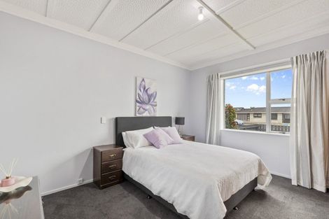 Photo of property in 27 Tukapa Street, Westown, New Plymouth, 4310