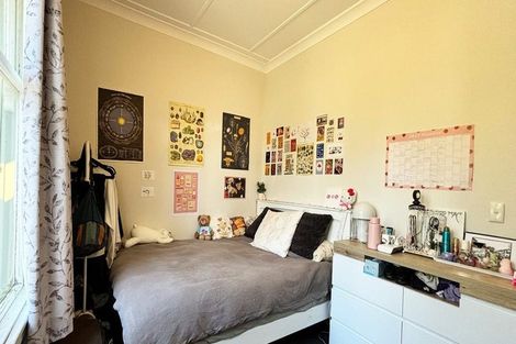 Photo of property in 4 Rixon Grove, Mount Victoria, Wellington, 6011