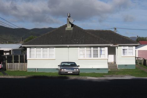 Photo of property in 32 Kowhai Street, Naenae, Lower Hutt, 5011