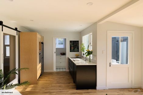 Photo of property in 40 Rua Street, Lyall Bay, Wellington, 6022