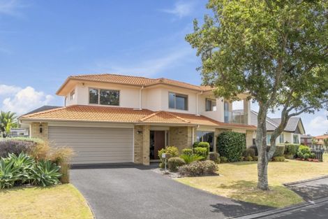 Photo of property in 14 Longbush Road, Te Atatu Peninsula, Auckland, 0610