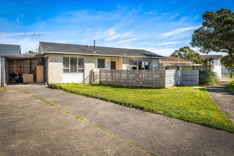 Photo of property in 2 Cobar Close, Maupuia, Wellington, 6022