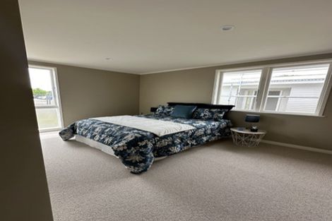 Photo of property in 28 Airdrie Road, Ranui, Auckland, 0612