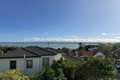 Photo of property in 25 Mariners View Road, Beach Haven, Auckland, 0626