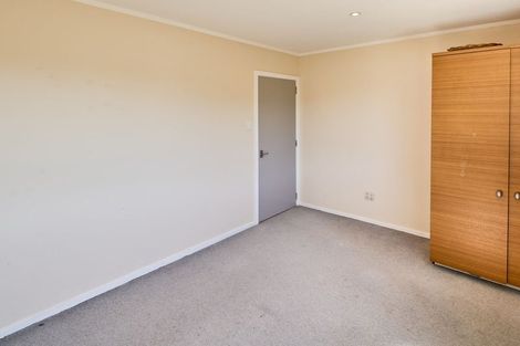 Photo of property in 20 Lyndfield Lane, Newlands, Wellington, 6037
