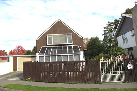 Photo of property in 2/6 Farnham Place, Ilam, Christchurch, 8041