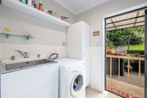 Photo of property in 34 Sapperton Drive, Henderson, Auckland, 0612