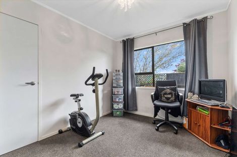 Photo of property in 13 Seaview Rise, Waiuku, 2123