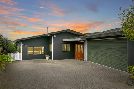 Photo of property in 73 Harvey Street, Waipahihi, Taupo, 3330