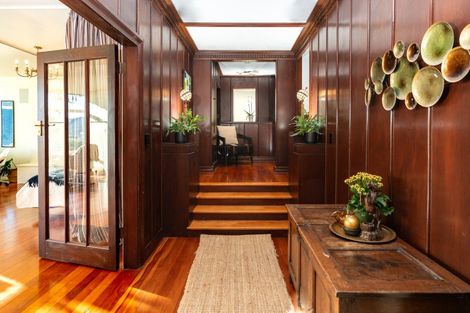 Photo of property in 37 The Crescent, Roseneath, Wellington, 6011