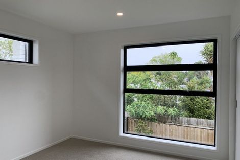 Photo of property in 24 Rauemi Way, Te Atatu South, Auckland, 0610