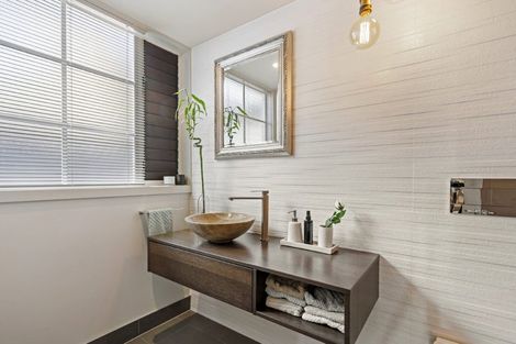 Photo of property in 1/2 Clifton Road, Hauraki, Auckland, 0622