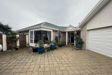 Photo of property in 9 Mariners Way, Whitby, Porirua, 5024