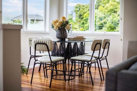 Photo of property in 142 The Ridgeway, Mornington, Wellington, 6021