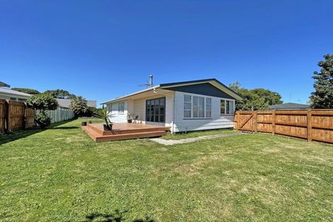 Photo of property in 50 Kimberley Grove, Westbrook, Palmerston North, 4412