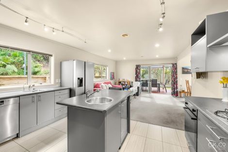 Photo of property in 18 Arahiwi Grove, Tirohanga, Lower Hutt, 5010