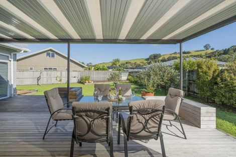 Photo of property in 8 Dotterel Place, Whitianga, 3510